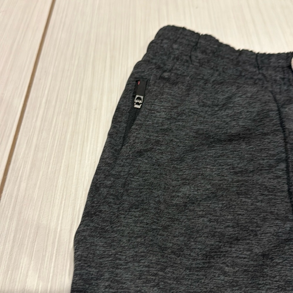 Fourlaps NWT Stratus Short Black Heather with drawstring, very soft. Dark Grey. - Picture 3 of 11